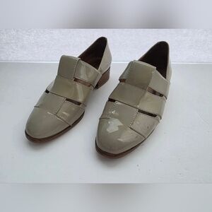 Jeffrey Campbell Baskara Cutout Loafers Fisherman-style Patent Leather Tan /Sage